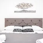 Kate Villa *